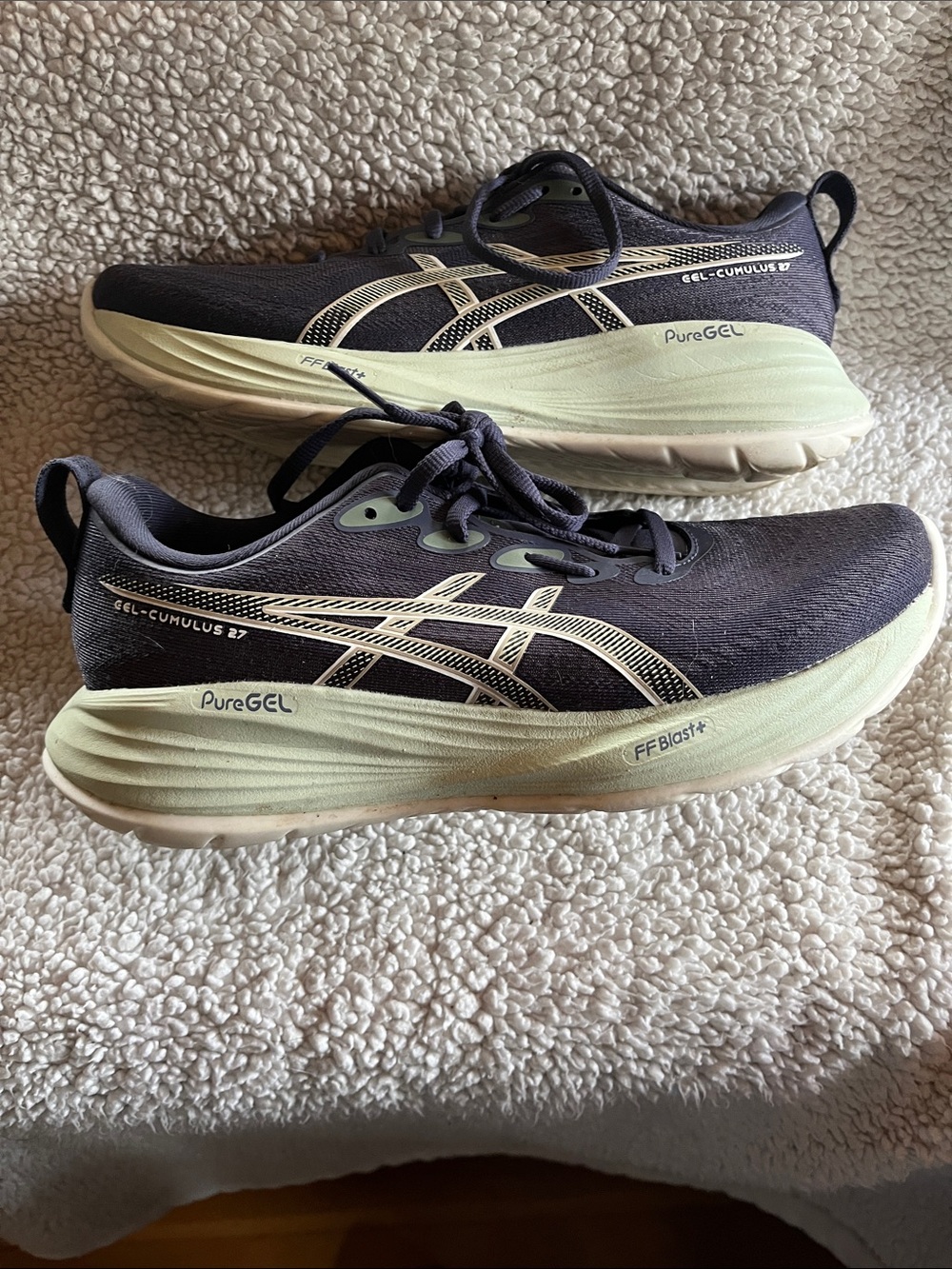 Asics Gel Cumulus 27 navy and mint running shoes women’s size 9